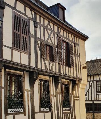 AU CHAMBELLAN