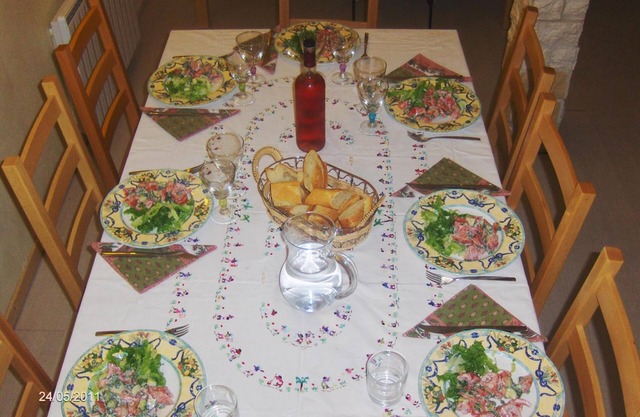 Au Pied Du Chateau