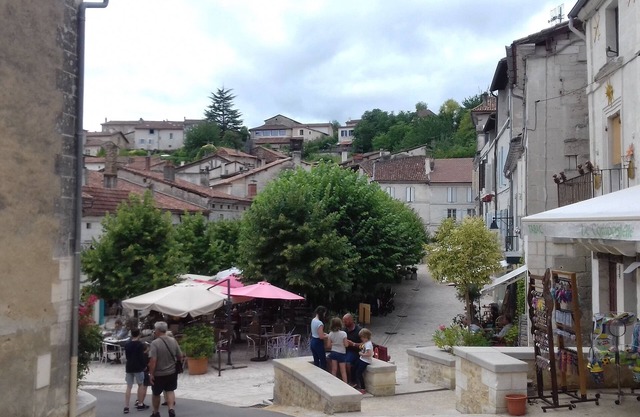 AUBETERRE on DRONNE Charente Périgord