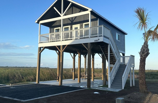 August Flash Sale! Walk2Beach Getaway Community Pool Peaceful Balcony Sunset!🌅