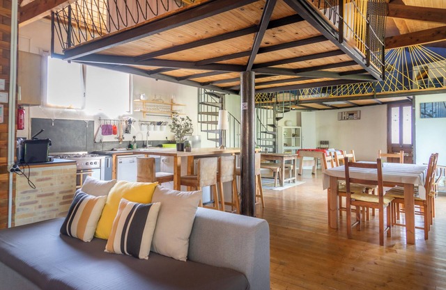 Aura - Apartment for 8 persons in renovated Couvent les Ursulines, Pézenas