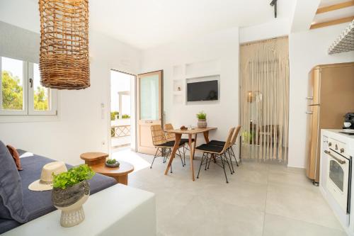 Aurora Apartment (Pera Gialos)