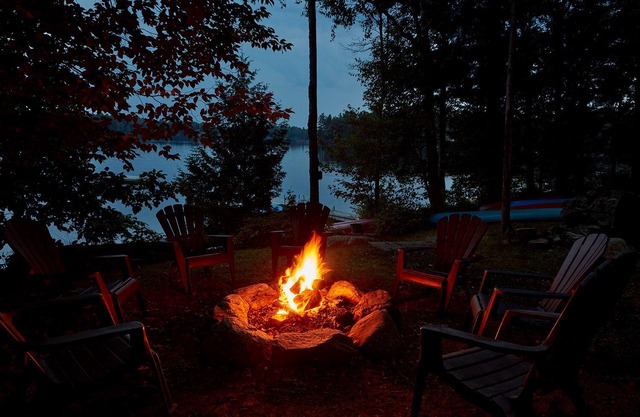 Authentic Waterfront 1935 Muskoka Log Cabin with All the Comforts of Home