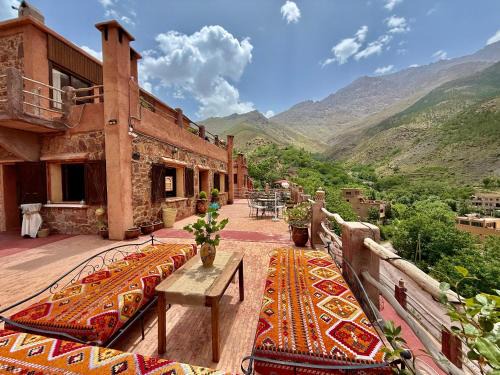 Aux lumières du toubkal Light of Toubkal