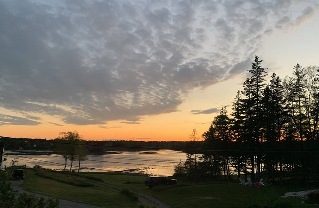* AVAIL NOW FOR FALL*ACADIA* BAR HARBOR* WATERFRONT* SUNSETS*VIEWS*AC