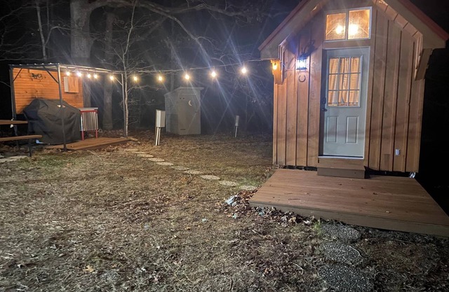 Avail THIS weekend! TINY CABIN 5 STAR Clean- French Lick, IN - Boat Parking!