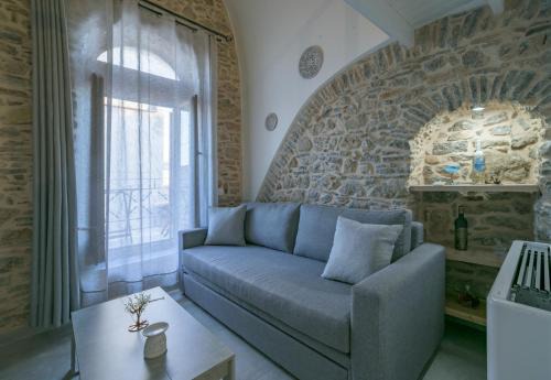 Avgoustinos house