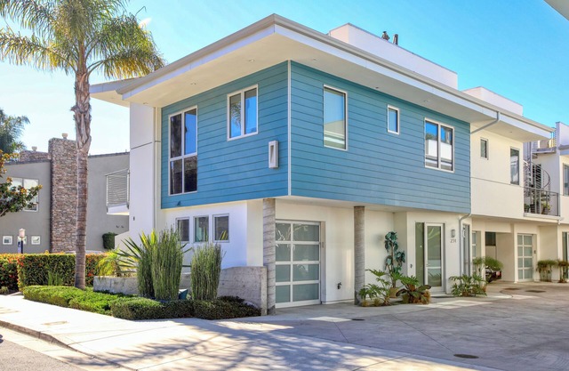 Avila Breeze condo downtown Avila Beach 2 min to beach