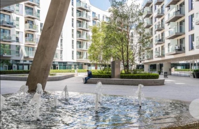Avisa Stays- London. 2 bedrooms with 2 bathrooms.