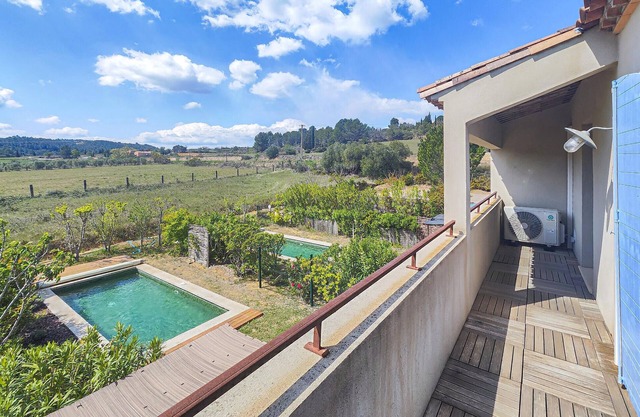 Awesome home in Saint-Laurent-de-la-Ca