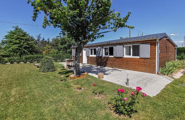 Awesome Home In Saint Ouen Les Vignes