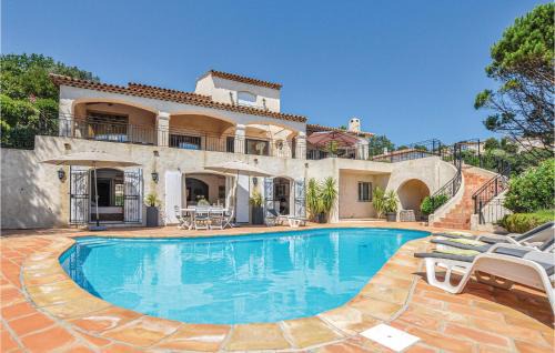 Awesome Home In Les Adrets D L'estérel