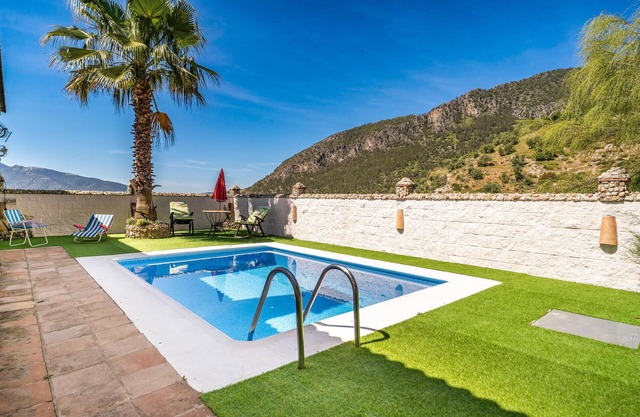 Awesome home in Algodonales with WiFi