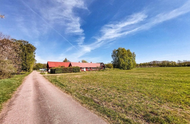 Awesome home in Eldsberga with kitchen