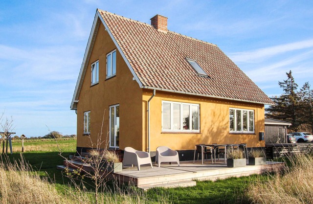 Awesome home in Samsø with WiFi