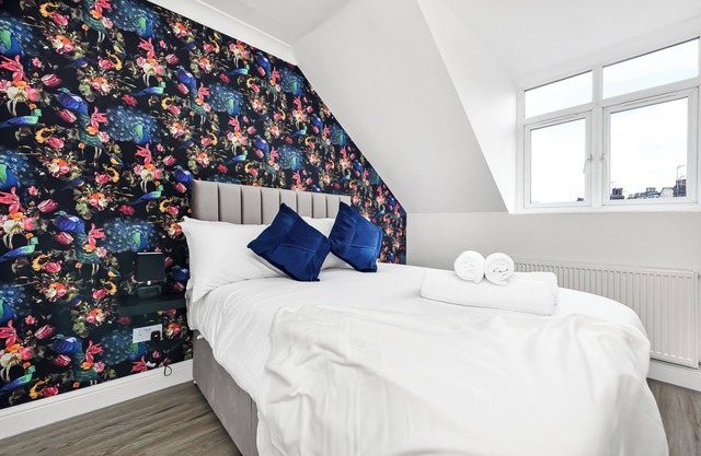 Awesome Loft Flat - Seconds to London’s Best Park