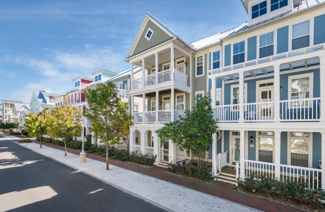 AwesomeTownhome in Sunset Island Will Make Your OC Vacation Dreams Come True!