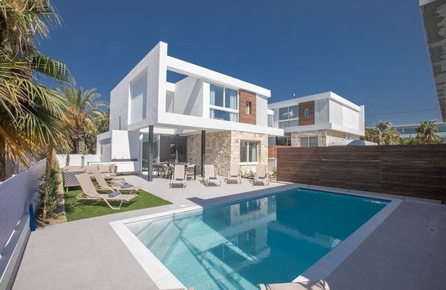 Ayia Napa Kube Villa KB3 - a villa that sleeps 12 guests in 5 bedrooms