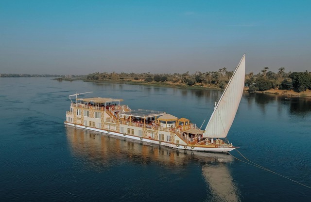 Azhar I Dahabiya Luxury suite river Nile cruise