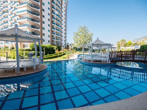 Azura Alanya 2 bedroom apartment pool view