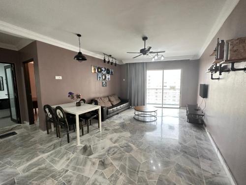 B 13a-7 De MARINA VIEW VILLAS