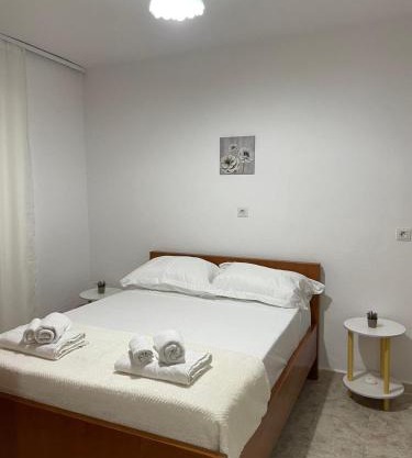 B Apartment 5