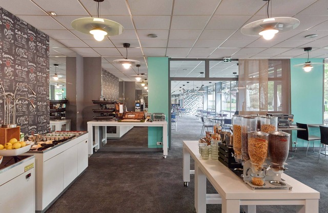 B&B HOTEL Cergy Port