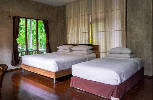Baansuansabai Phloenpanmai Resort บ้านสวยสบาย เพลินพรรณไม้ รีสอร์ท อัมพวา