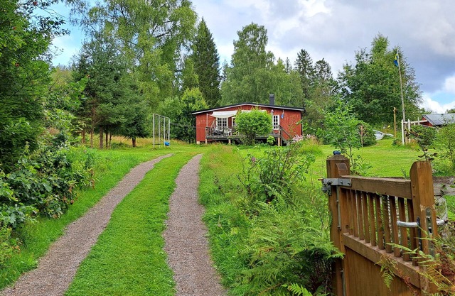 Back to nature. Vacation home with panoramic views of the lake. Up to 8 persons.