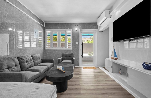 Balandras Beach House #3 | Beach Access + Pool