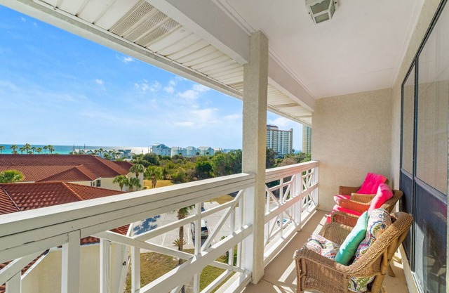 Balconies with a Gulf View HS 54-302