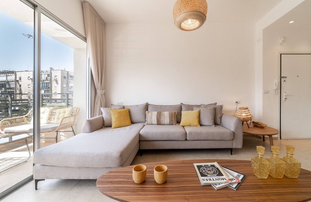 Balcony & Comfort in Old North by FeelHome
