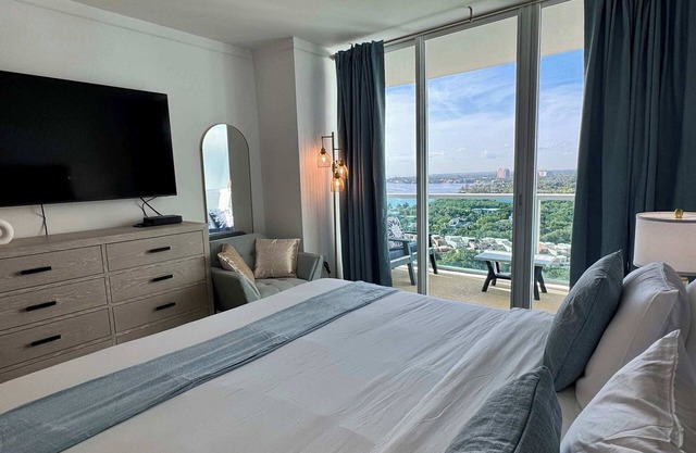 Balcony Ocean View ! Pool - WiFi - Gym - Parking