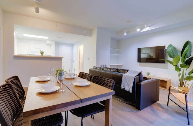 Ballston Apt: Gym, & Modern Living