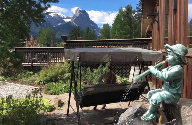 Banff Gate Mountain Resort 2BR Suite Saturday Check-In