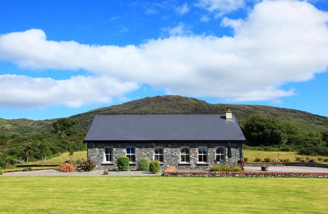 Bar Cillatah - Close to Kenmare - Great Views over Kenmare Bay