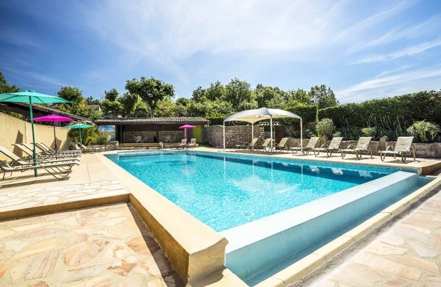Barbouillet - Maison avec piscines partagées