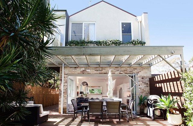 Barker's Charm - Randwick (IH) - Modern, spacious interior in a leafy suburb close to schools and shops.