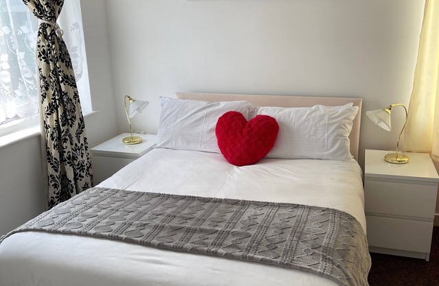 🌟 Barking/Dagenham/Contractors& Leisure(3-10 guests)