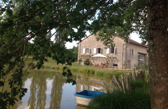 Barn Conversion with pool, lake and pétanque