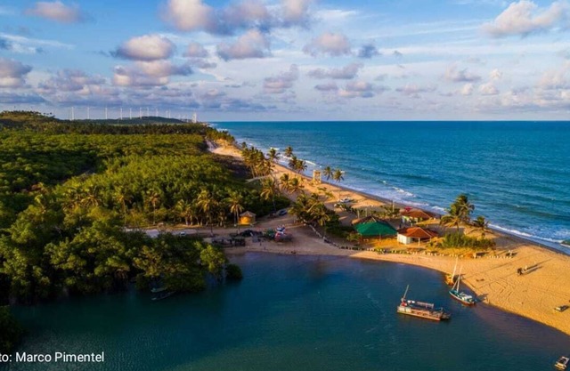 Barra de Camaratuba Season Beach House 4 bedrooms facing the sea