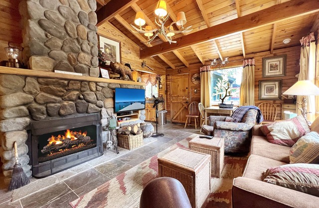 Barrick Cabin - 2 bedroom, 1 bath - large deck