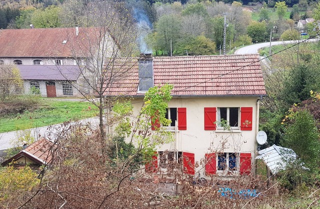 Barrier guard house