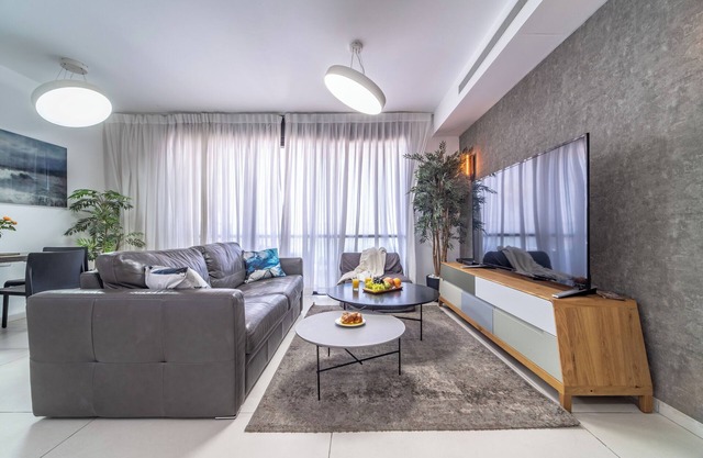 Bat Galim Sea View Balcony by Sea N Rent