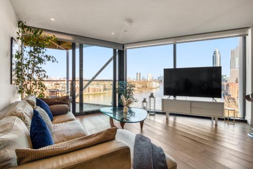 Battersea Power Station 2BR 2BA River View