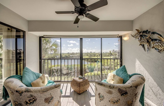 Bay Village #265 is a Beautiful 2 bedroom 2 bath condo