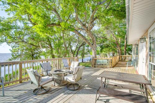 Bayfront Haven Group Getaway in Milton!