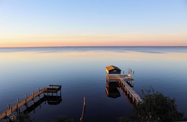 Bayfront Lodge & Cabin Double Dock Getaway Retreat
