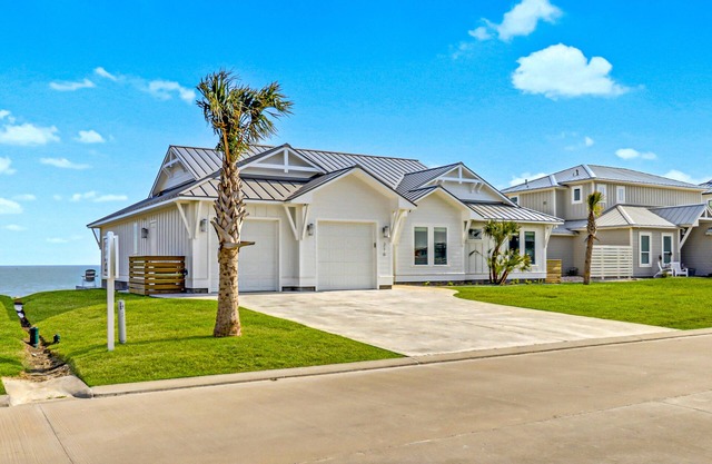 Bayfront water-view home with outdoor pool, lovely patio, hammock, fishing dock
