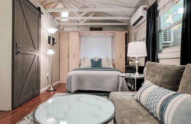 Bayshore Studio/Golf/ColdPlunge/FireTable/Ask about early check-in for 35!